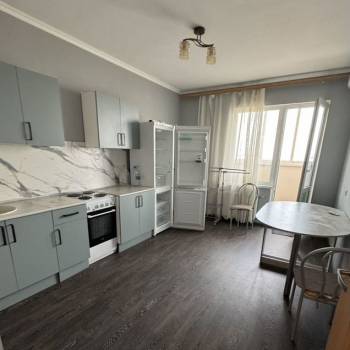 Продается 1-комнатная квартира, 43 м²