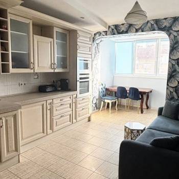 Сдается 2-х комнатная квартира, 74 м²