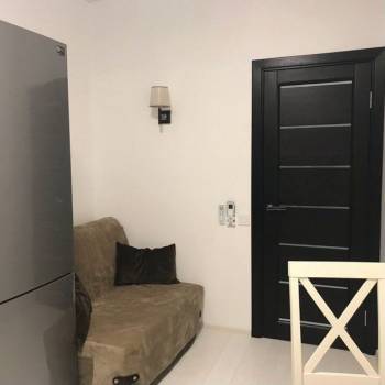 Продается 1-комнатная квартира, 42 м²