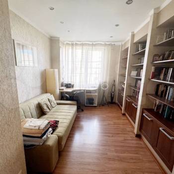 Продается Многокомнатная квартира, 138 м²