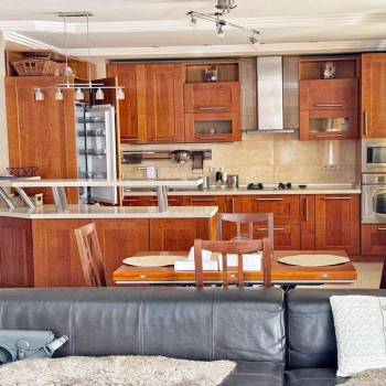 Продается Многокомнатная квартира, 138 м²