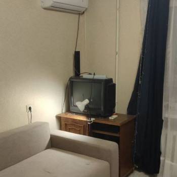 Продается 1-комнатная квартира, 38 м²