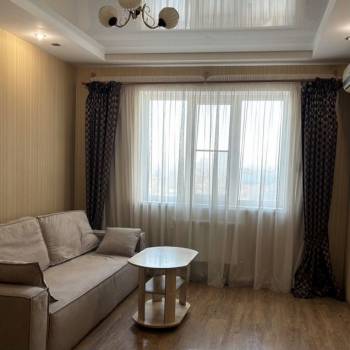 Сдается 1-комнатная квартира, 49 м²