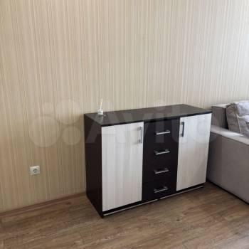 Сдается 1-комнатная квартира, 49 м²