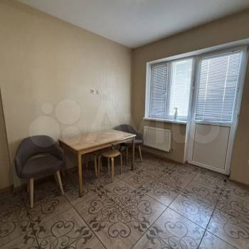 Сдается 1-комнатная квартира, 49 м²