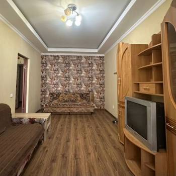 Продается 1-комнатная квартира, 40 м²