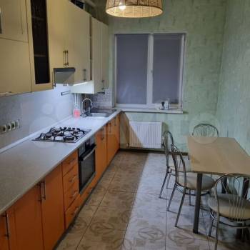 Продается Многокомнатная квартира, 90,4 м²