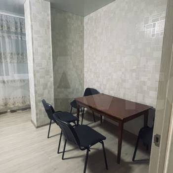 Продается 1-комнатная квартира, 42 м²