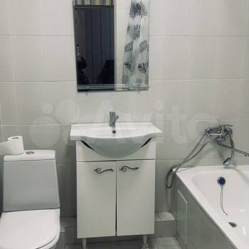 Продается 1-комнатная квартира, 42 м²