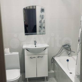 Продается 1-комнатная квартира, 42 м²