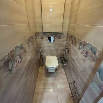 Сдается 2-х комнатная квартира, 75 м²