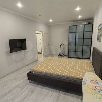 Продается 1-комнатная квартира, 46 м²