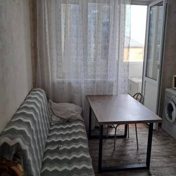 Сдается 1-комнатная квартира, 38 м²