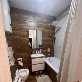 Продается 1-комнатная квартира, 45 м²