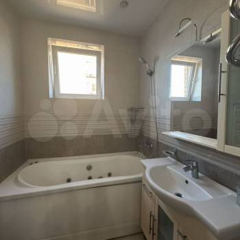 Сдается 2-х комнатная квартира, 64 м²