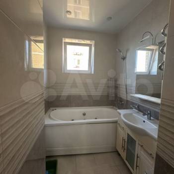 Сдается 2-х комнатная квартира, 64 м²