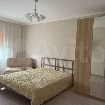 Продается 1-комнатная квартира, 40 м²