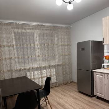 Сдается 1-комнатная квартира, 56,5 м²