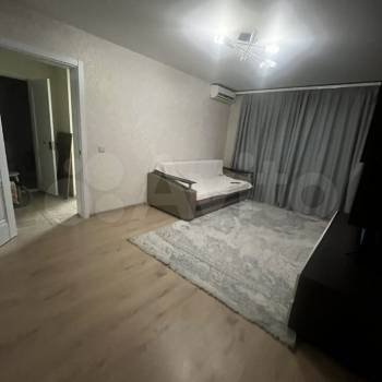 Сдается 1-комнатная квартира, 38 м²