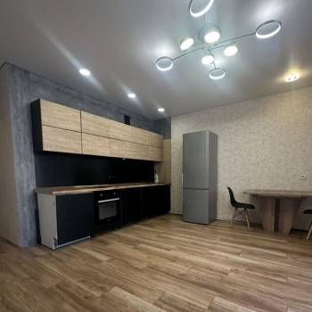 Продается 1-комнатная квартира, 64 м²