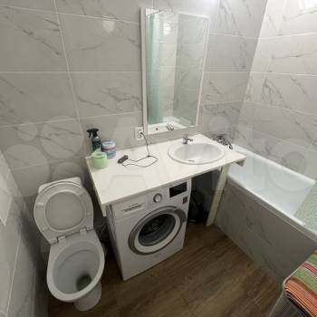 Продается 1-комнатная квартира, 37 м²