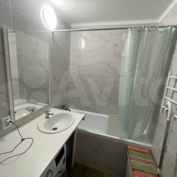 Продается 1-комнатная квартира, 37 м²