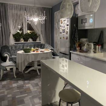 Продается 1-комнатная квартира, 42 м²