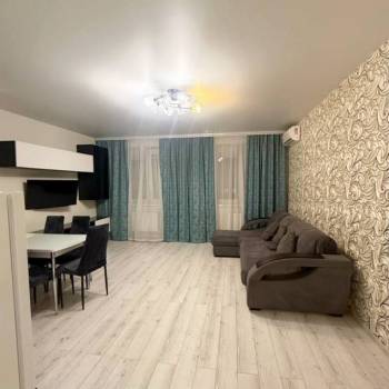 Сдается 1-комнатная квартира, 58 м²