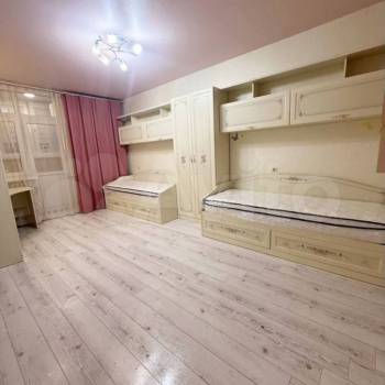 Сдается 1-комнатная квартира, 58 м²