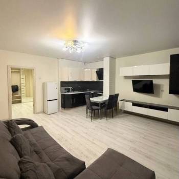 Сдается 1-комнатная квартира, 58 м²