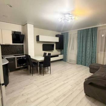 Сдается 1-комнатная квартира, 58 м²