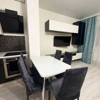 Сдается 1-комнатная квартира, 58 м²