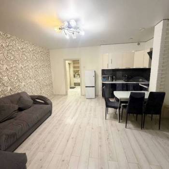 Сдается 1-комнатная квартира, 58 м²