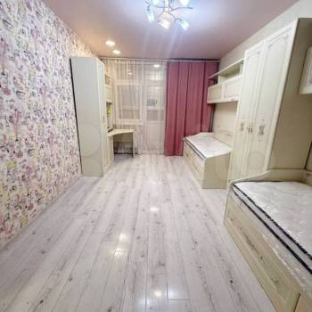 Сдается 1-комнатная квартира, 58 м²