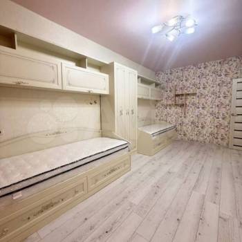 Сдается 1-комнатная квартира, 58 м²