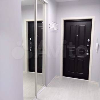 Продается 1-комнатная квартира, 56 м²