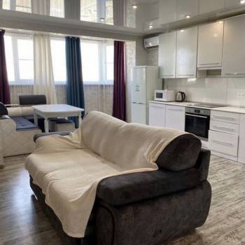 Продается 1-комнатная квартира, 47 м²