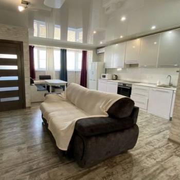 Продается 1-комнатная квартира, 47 м²