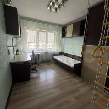 Сдается Многокомнатная квартира, 80 м²