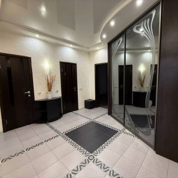 Сдается 2-х комнатная квартира, 83 м²