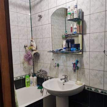 Продается Многокомнатная квартира, 80 м²