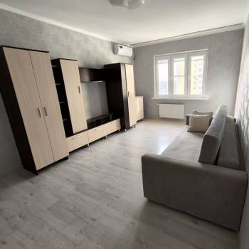 Сдается 1-комнатная квартира, 43 м²