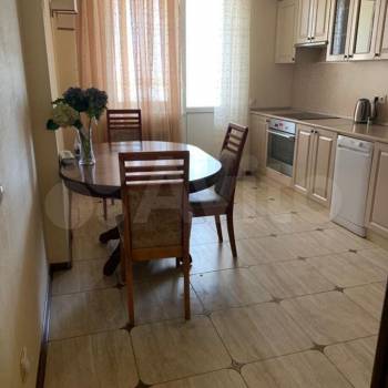 Сдается 2-х комнатная квартира, 80 м²