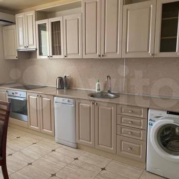 Сдается 2-х комнатная квартира, 80 м²