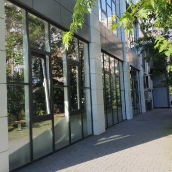 Сдается Торговое помещение, 400 м²