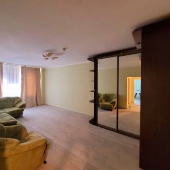 Сдается 2-х комнатная квартира, 70 м²