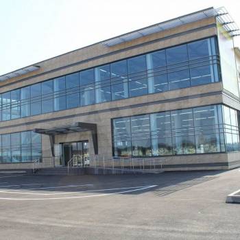 Сдается Нежилое помещение, 1900 м²