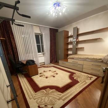 Сдается 2-х комнатная квартира, 75 м²