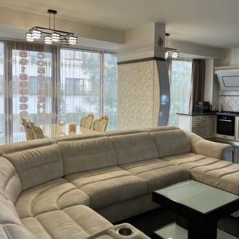 Продается 3-х комнатная квартира, 177 м²