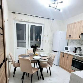 Сдается Многокомнатная квартира, 60 м²